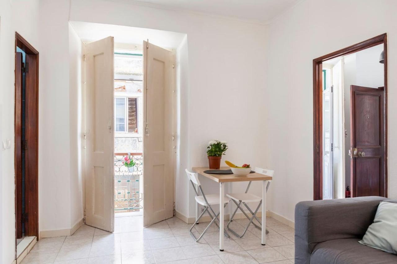 2 Bedroom Apartment For 4 People With Free Public Parking Lisbon Exterior photo
